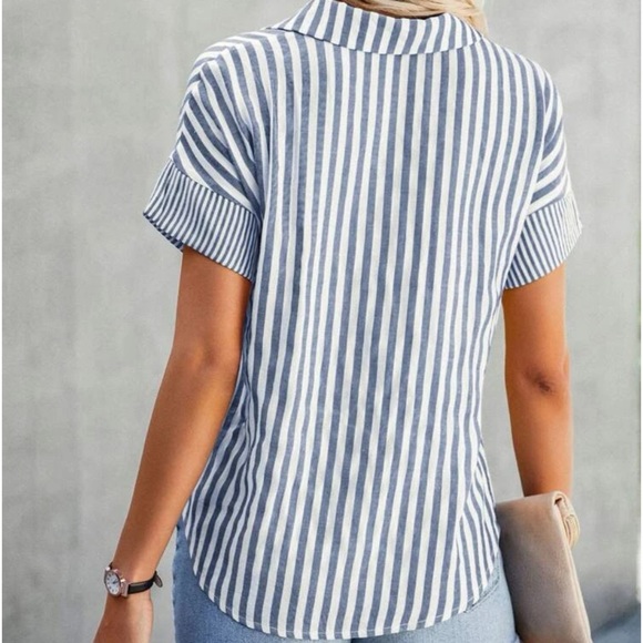 New striped print button down top - Picture 3 of 4